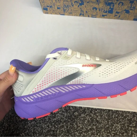 NIB Brooks Adrenaline GTS 22 purple and white tennis shoes multi size - Picture 2 of 9